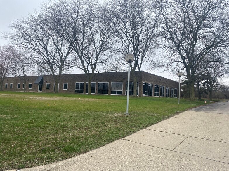 More Photos Of 3909 Research Park Dr, Ann Arbor Office For Lease