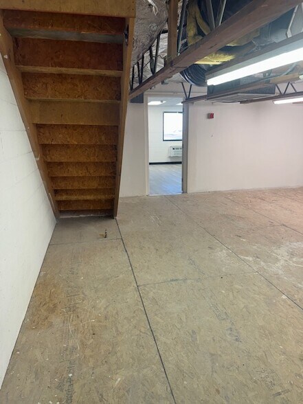 More Photos Of 1590 Foothill Dr, Boulder City Light Distribution For Sale