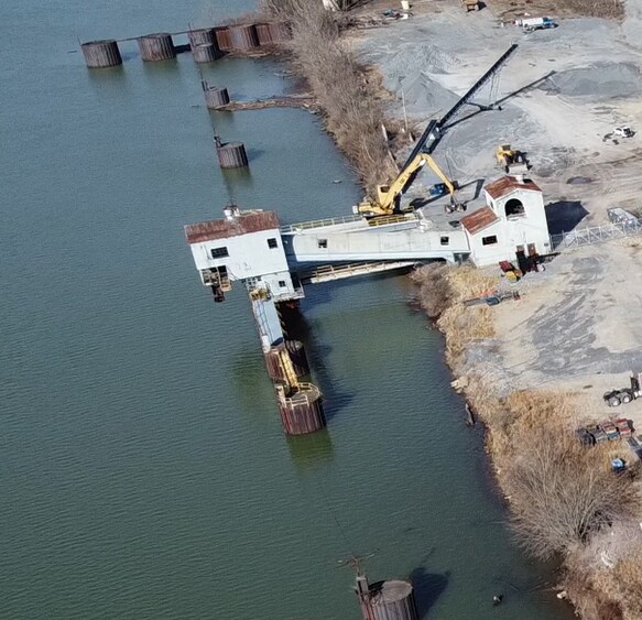 More Photos Of 810 Low Hill Rd, Brownsville Warehouse For Sale