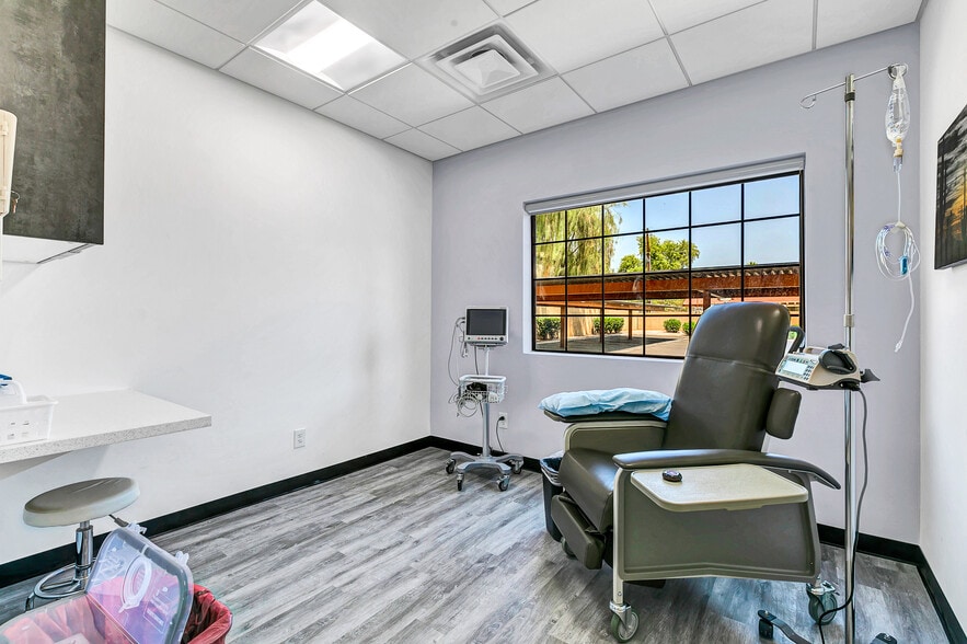 More Photos Of 4105 N 20th St, Phoenix Medical For Lease