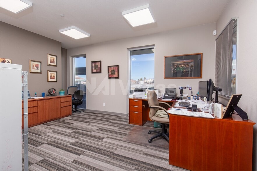 More Photos Of 2645 W Cheyenne Ave, North Las Vegas Research And Development For Sale