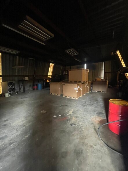 More Photos Of 1600 S Clinton Ave, Dunn Warehouse For Sale