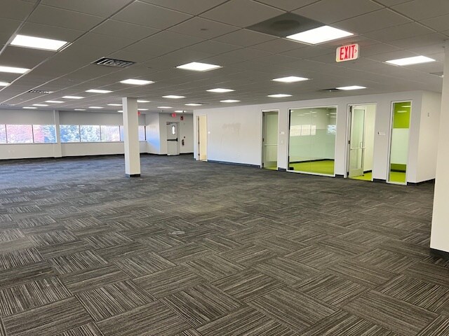 More Photos Of 2985 S Ridge Rd, Green Bay Medical For Lease