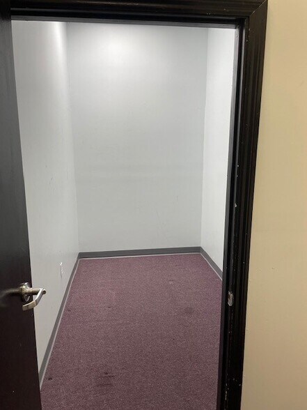 More Photos Of 6591-6599 Collins Dr, Moorpark Unknown For Lease