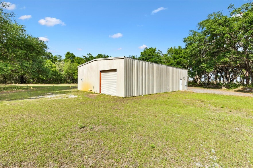 More Photos Of 7112 Marsh Bend Trl, Wildwood Warehouse For Lease