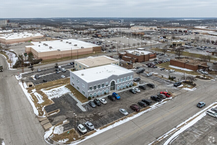 More Photos Of 3737 S Elizabeth St, Independence Office For Lease