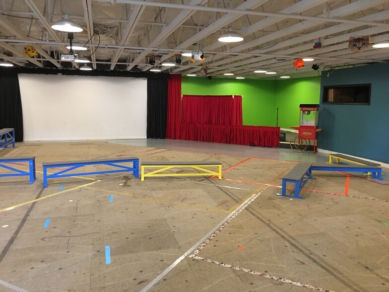 More Photos Of 1315 Commerce Ave, Longview General Retail For Lease