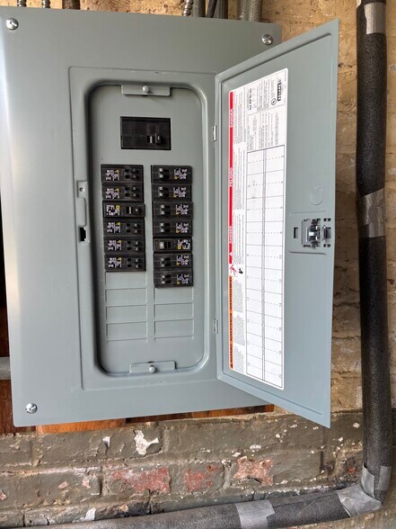 More Photos Of 918 Rickenbach St, Pittsburgh Distribution For Lease
