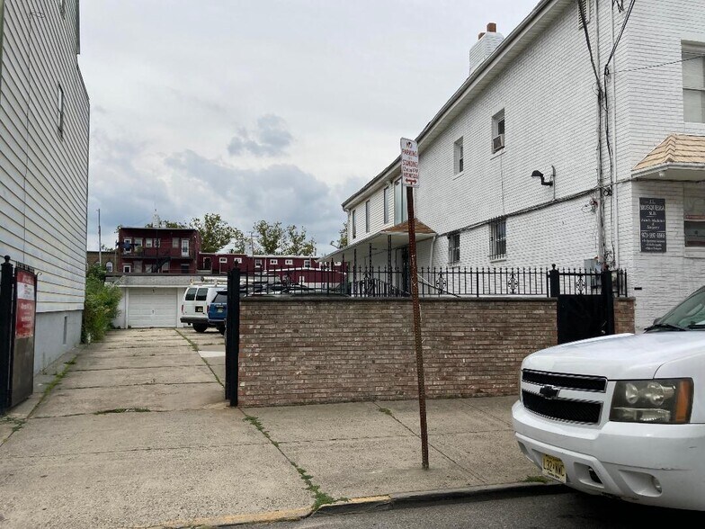 More Photos Of 137-139 Prospect St, Newark Medical For Sale