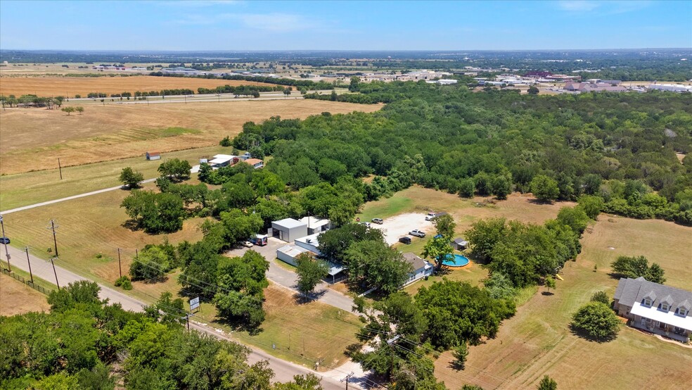 Primary Photo Of 725 Holmes Dr, Granbury Auto Repair For Sale