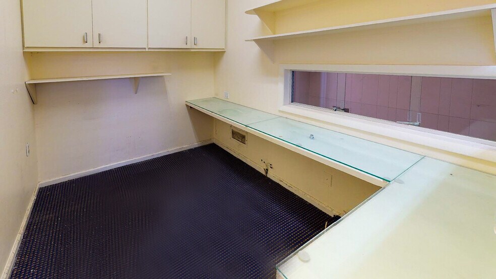 More Photos Of 1610 Ralph Ave, Brooklyn Freestanding For Lease