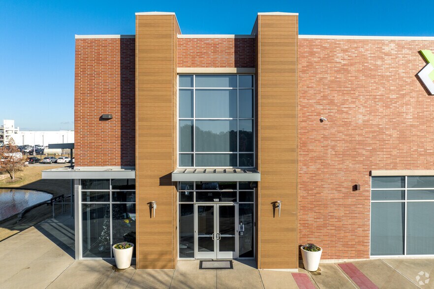 More Photos Of 6300 Communications Pky, Plano Flex For Lease