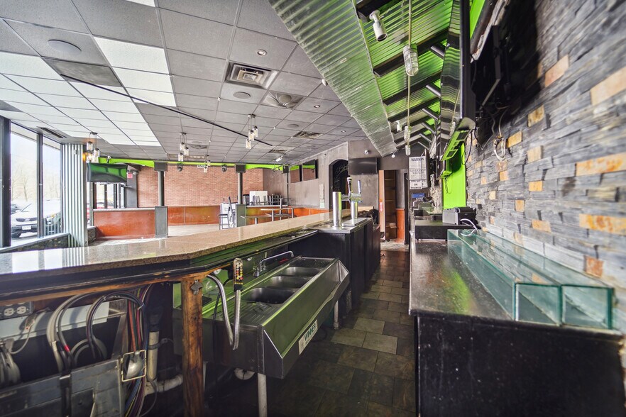 More Photos Of 1547 Arthur Kill Rd, Staten Island Freestanding For Lease
