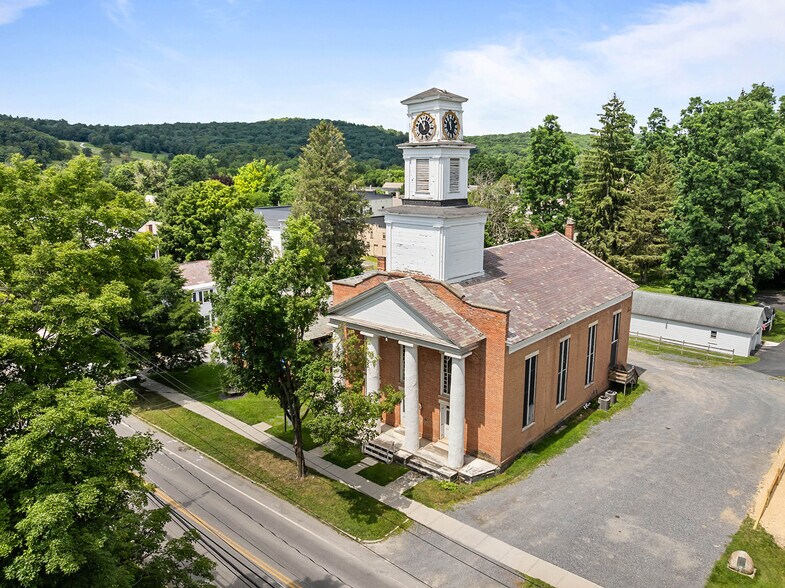 More Photos Of 11 E Broadway, Salem Theater Concert Hall For Sale