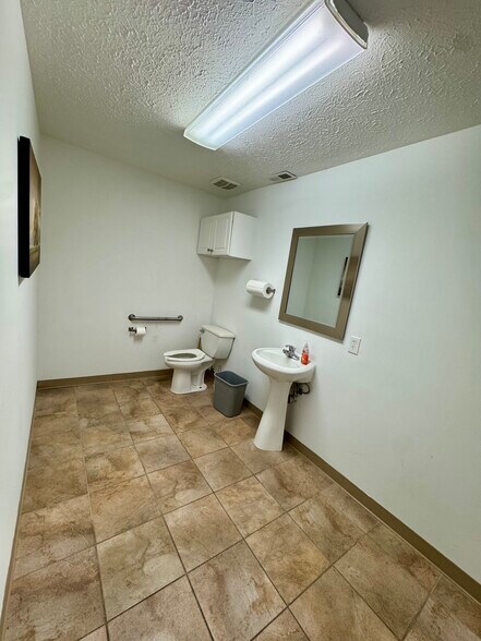 More Photos Of 200 Professional Ct, Lafayette Office For Lease