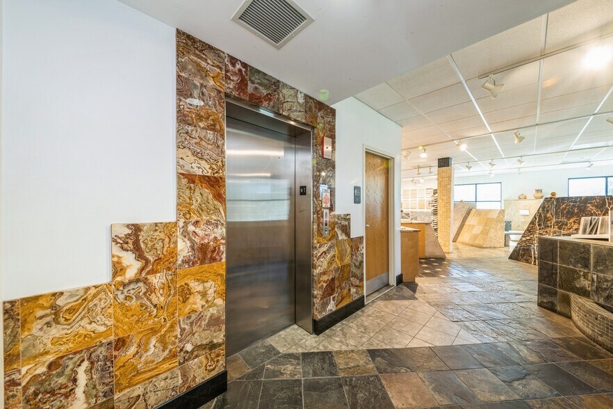 More Photos Of 598 Mitchell Rd, Glendale Heights Warehouse For Sale