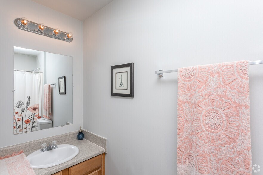 More Photos Of 102 University Dr, Carrollton Apartments For Sale