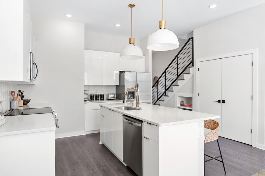 More Photos Of 1233 Lischey Ave, Nashville Apartments For Sale