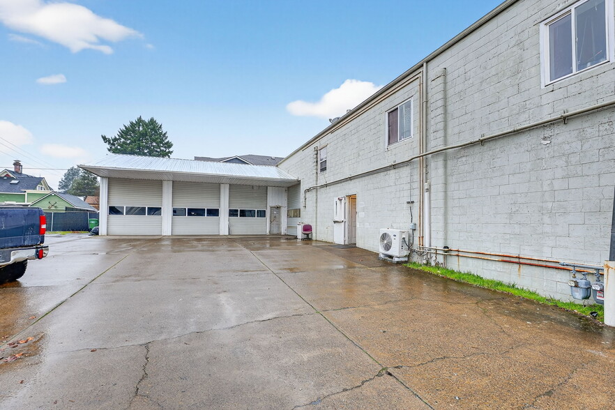 More Photos Of 814 E 2nd St, Newberg Office For Sale