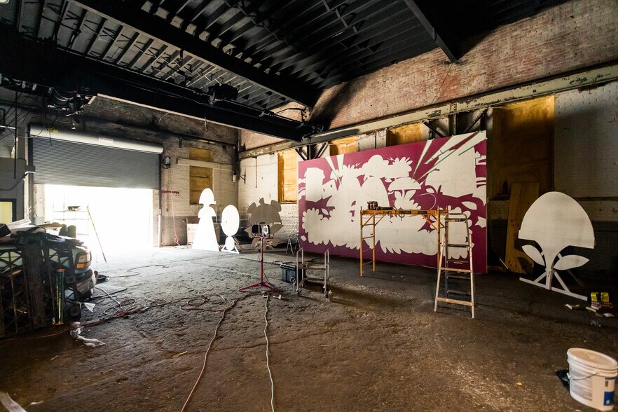More Photos Of 2232-2240 Bellevue St, Detroit Warehouse For Sale