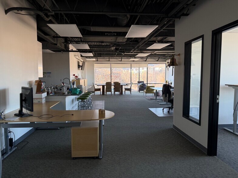 More Photos Of 2500 Pearl St, Boulder Office For Lease