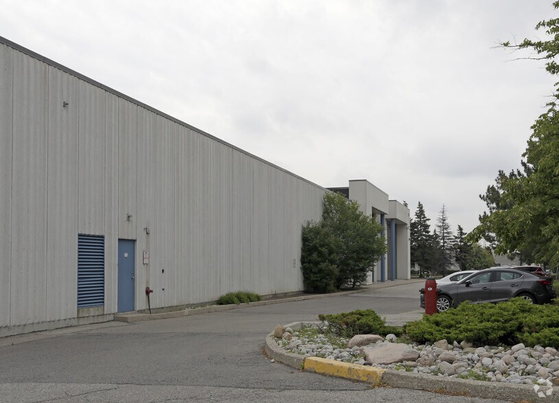 More Photos Of 2740 Matheson Blvd E, Mississauga Light Distribution For Lease