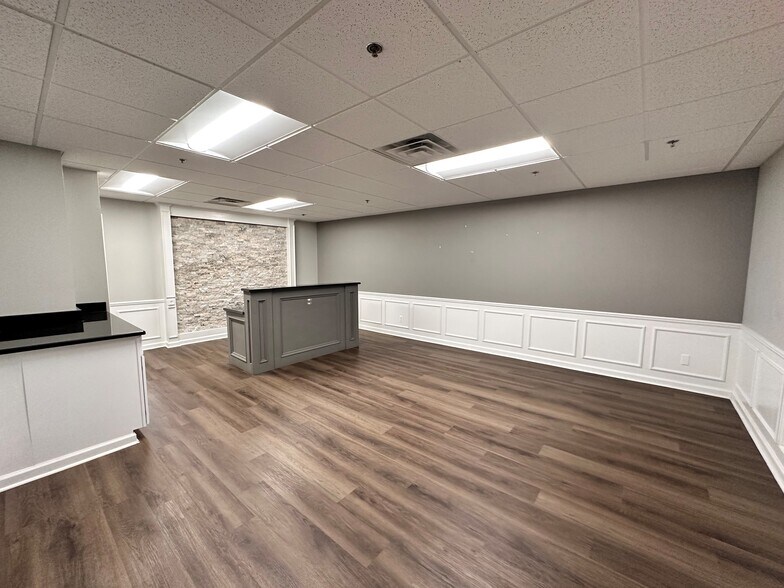 More Photos Of 11111 Hall Rd, Shelby Township Office For Lease