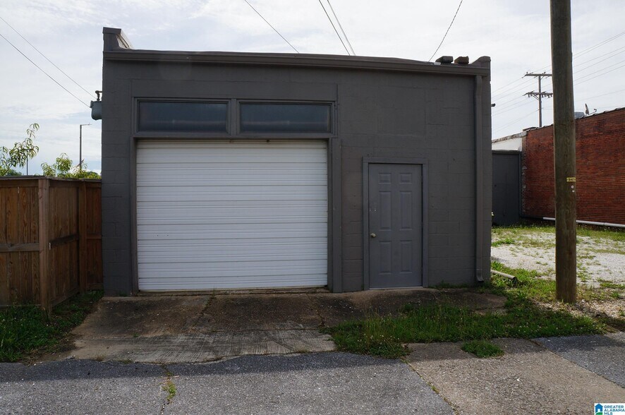 More Photos Of 103-107 N Norton Ave, Sylacauga Storefront For Sale