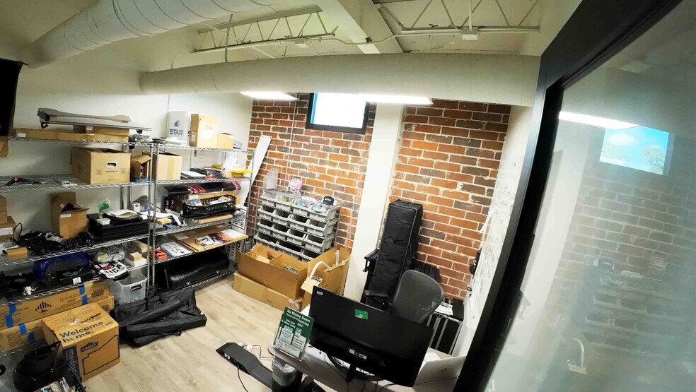 More Photos Of 7490 N 36th St, Pinellas Park Loft Creative Space For Lease