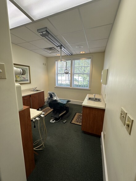 More Photos Of 1850 Bellair Blvd, Orange Park Medical For Sale