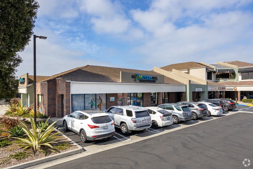 More Photos Of 16561 Bolsa Chica St, Huntington Beach Restaurant For Lease