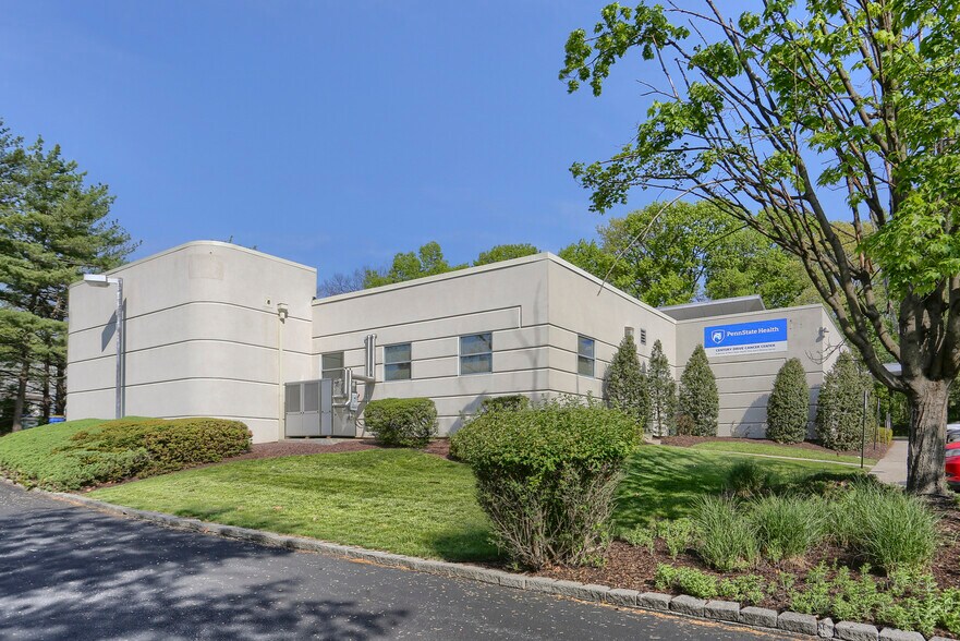 More Photos Of 880 Century Dr, Mechanicsburg Medical For Lease