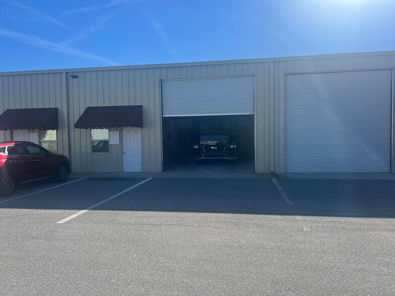 More Photos Of 1220 Huffstetler Dr, Eustis Warehouse For Lease
