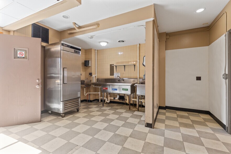 More Photos Of 2703 S Chicago Ave, South Milwaukee General Retail For Sale