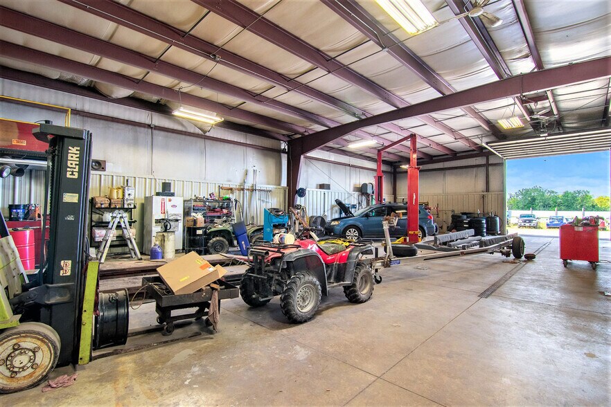More Photos Of 650 S Plasterbed Rd, Port Clinton Auto Repair For Sale
