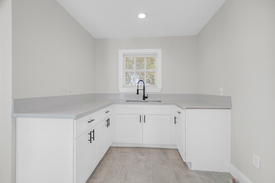 More Photos Of 3743 Erie St, Houston Freestanding For Sale