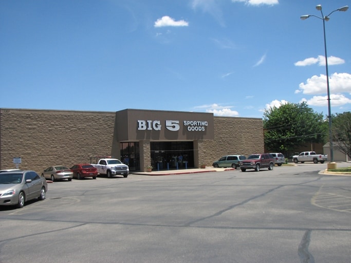 More Photos Of 2302 W Pierce St, Carlsbad General Retail For Lease