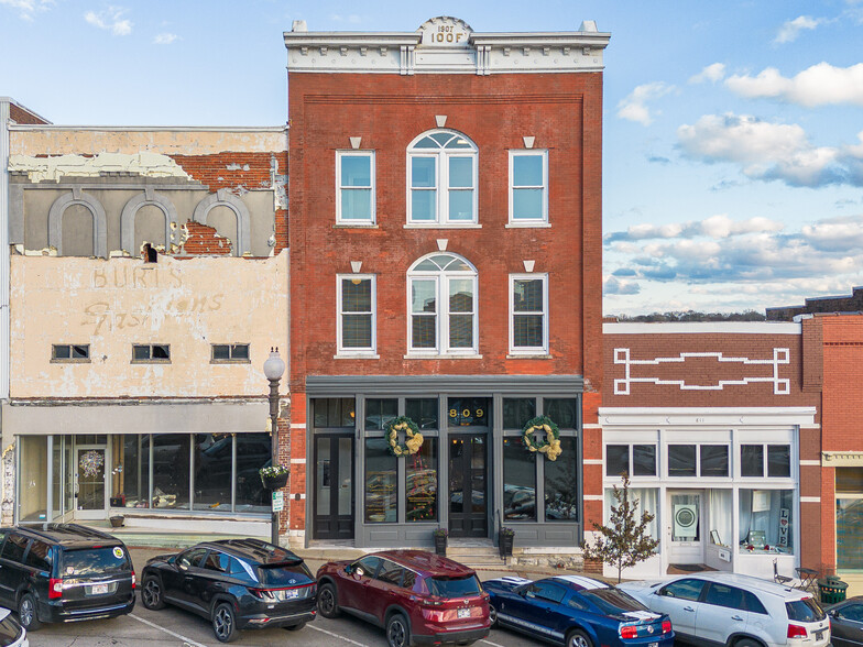 Primary Photo Of 809 S Main St, Columbia Office For Sale