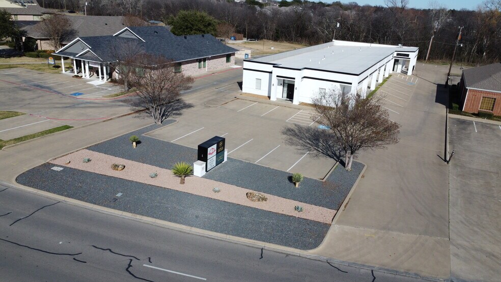 More Photos Of 504 N Ridgeway Dr, Cleburne Office For Lease