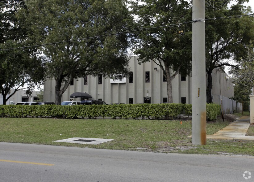 More Photos Of 1701 NW 33rd St, Pompano Beach Warehouse For Lease