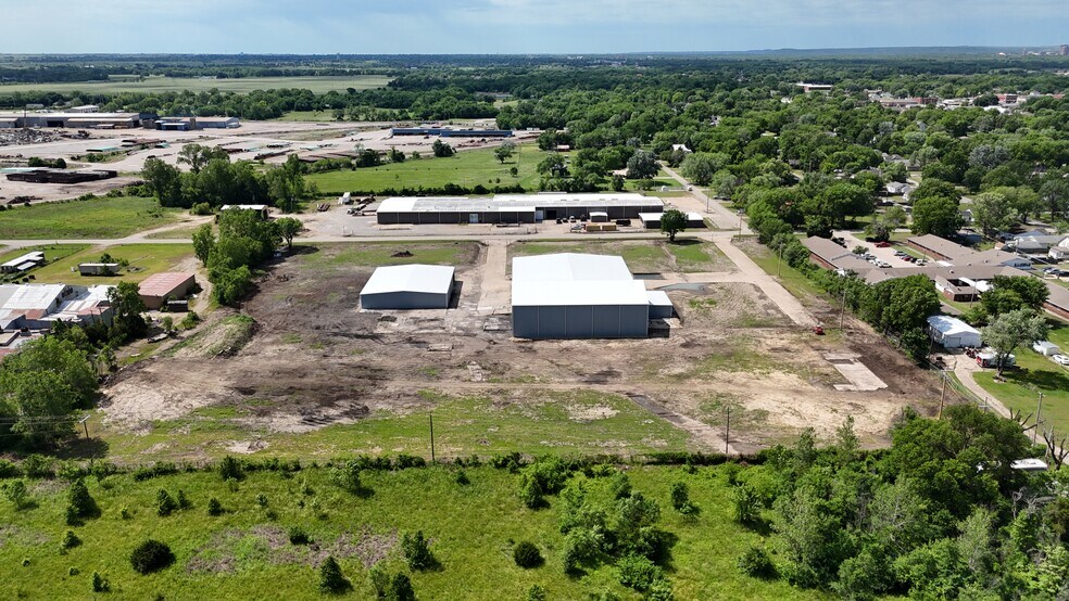 More Photos Of 1100 E 14th St, Dewey Warehouse For Sale