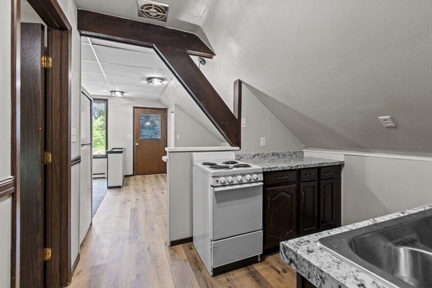 More Photos Of 1903 E Apple Creek Rd, Appleton Apartments For Sale