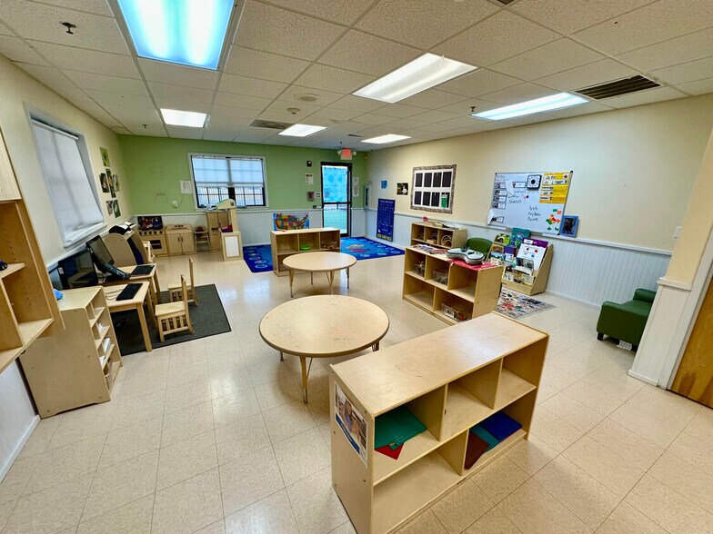 More Photos Of 1301 N Lakeline Blvd, Cedar Park Schools For Lease