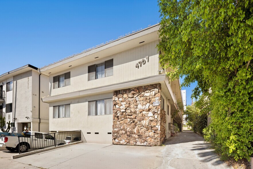 Primary Photo Of 4707 Beverly Blvd, Los Angeles Apartments For Sale