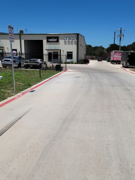 More Photos Of 3623 E Evans Rd, San Antonio Light Distribution For Lease