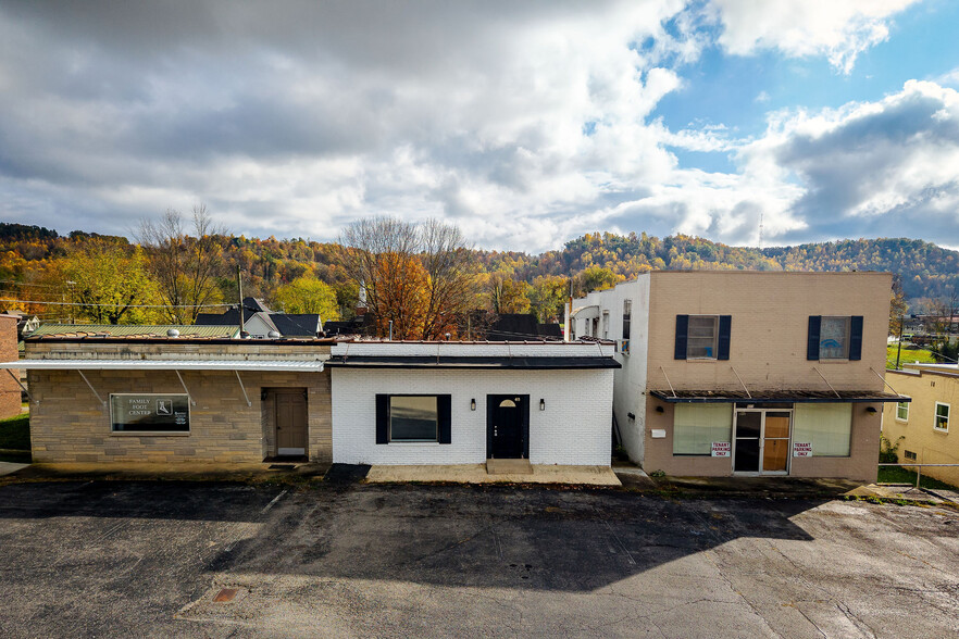 Primary Photo Of 415 E University St, Livingston Medical For Sale