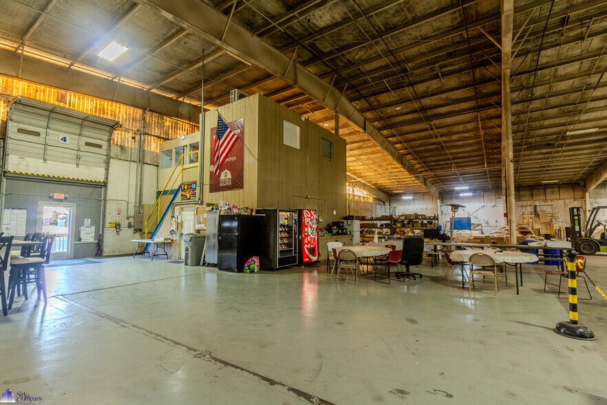 More Photos Of 7845 Carneal Rd, West Paducah Warehouse For Sale