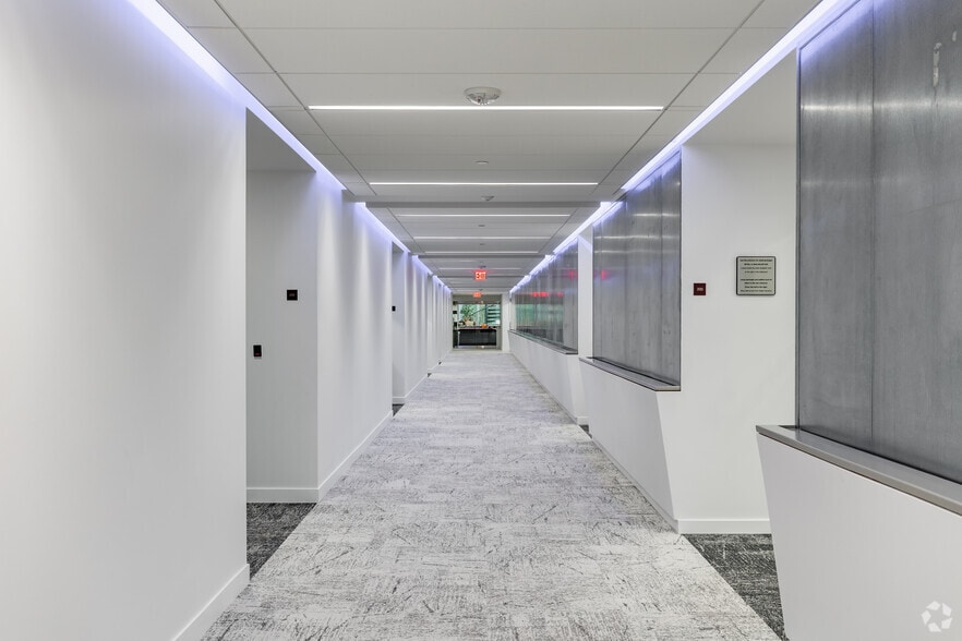 More Photos Of 11600 Sunrise Valley Dr, Reston Office For Lease