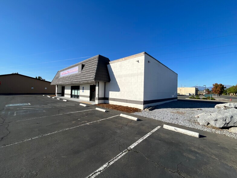 More Photos Of 2200 Churn Creek Rd, Redding Storefront Retail Office For Sale