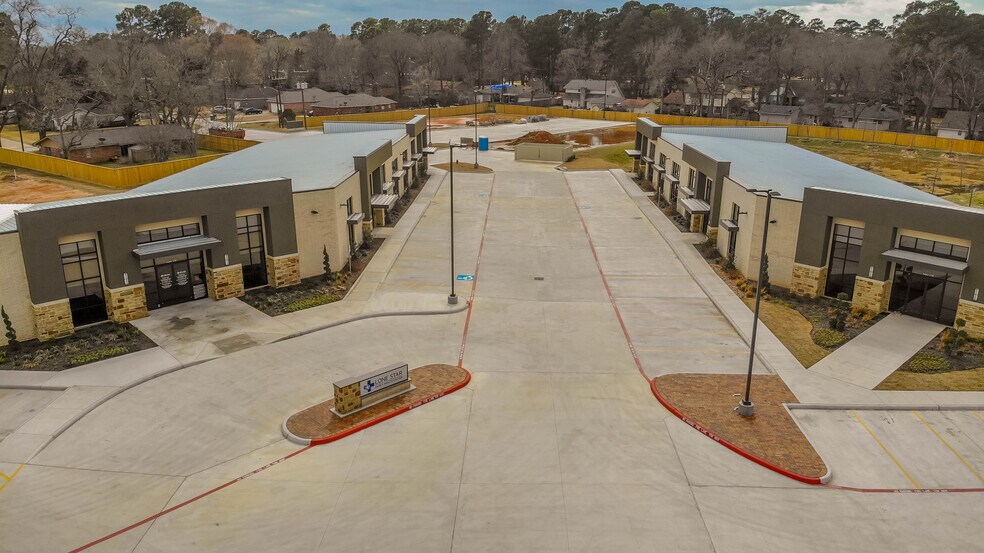 More Photos Of 227 State Highway 75, Huntsville Medical For Lease